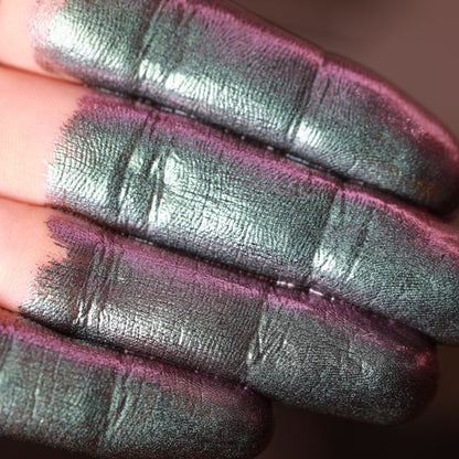 678 - Lost in The Sea of Purple - Ama Makeup Pigment Chameleon