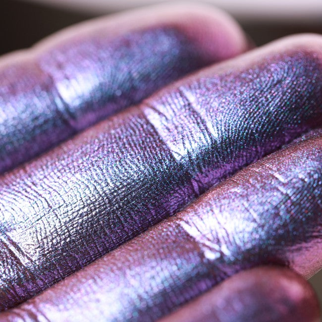 680 - Travelling on Dark Clouds  - Ama Makeup Pigment Chameleon