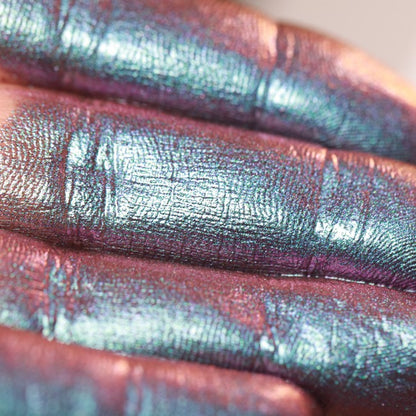 680 - Travelling on Dark Clouds  - Ama Makeup Pigment Chameleon