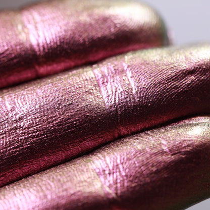 681 - Trapped in The Roseate Court - Ama Makeup Pigment Chameleon