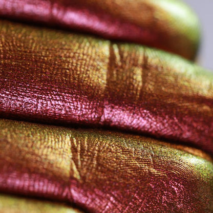 682 - Girl with Gold Eyes - Ama Makeup Pigment Chameleon