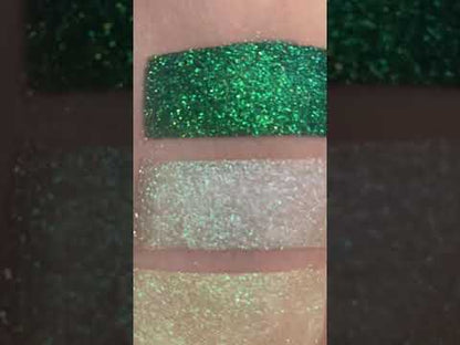 690 - When She Had A Lucky Charm - Ama Makeup Pigment Chameleon
